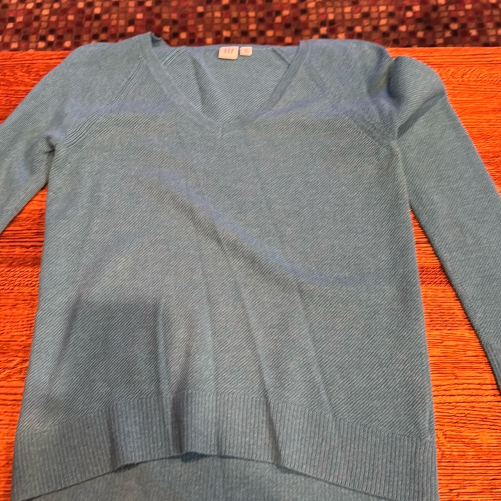 GAP V-neck teal sweater